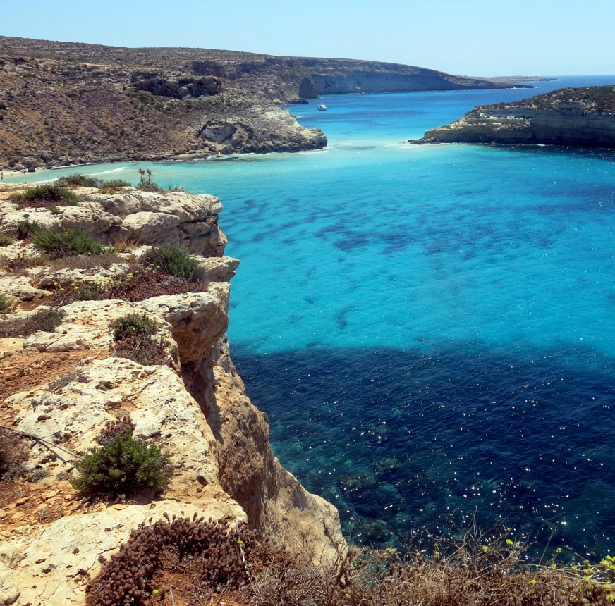 Lampedusa - Escursioni- Crociere - Tour | Cristoforo Colombo, yacht curato con entusiasmo e dedizione da Francesco Guaragno e la sua famiglia, troverete un’atmosfera accogliente e autenticamente mediterranea.